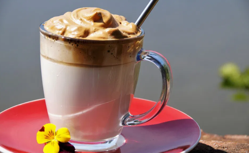 Dalgona Kahve Nedir? Nasıl Yapılır?