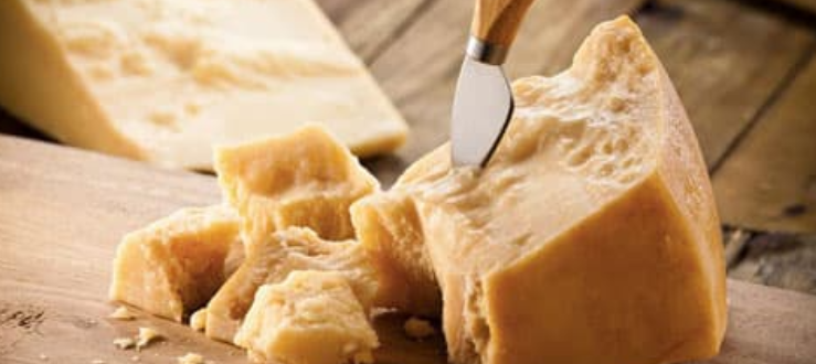 Parmesan Peyniri Nedir? Nerelerde ve Nasıl Kullanılır?